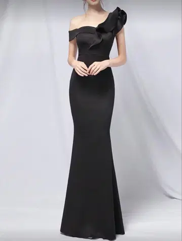 블랙 원숄더 프릴 드레스