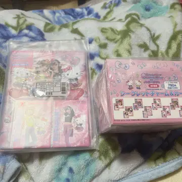 오샤레 마녀 러브 and 베리 x 헬로키티 세트