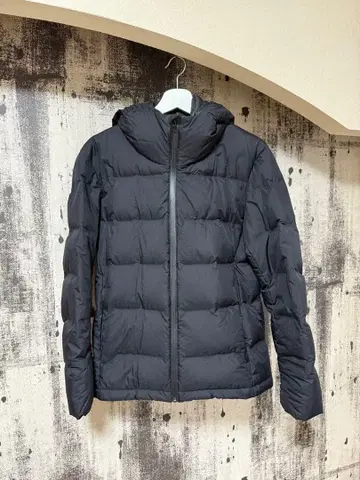UNIQLO 심리스 다운 M