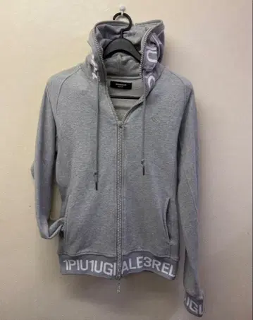 1PIU1UGUALE3 그레이 맨투맨 상하의 세트