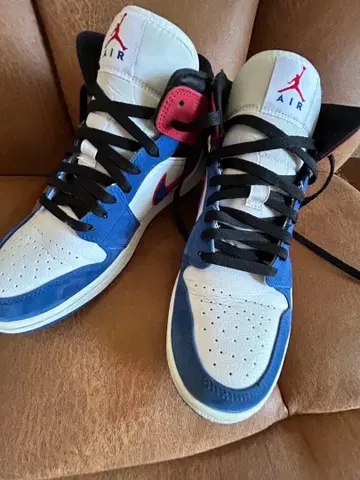 Jordan 1 Mid Rush Blue University Red