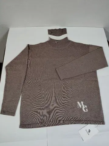 미착용 MASAGO 터틀넥 스웨터