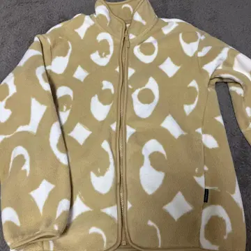 마리메꼬의 플리스 자켓과 스커트