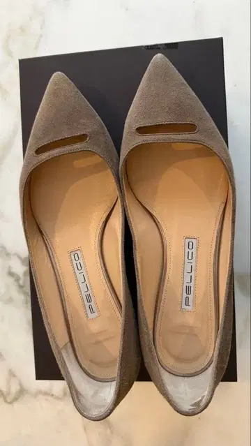 PELLICO 그레이 스웨이드 스틸레토 플랫슈즈