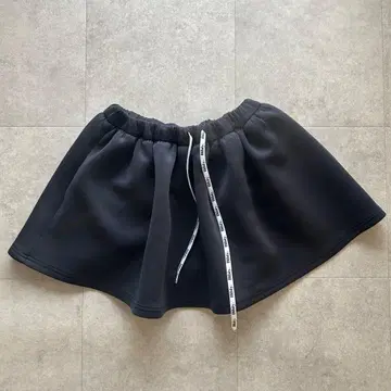 Bibiy. 플레어 스커트 네이비