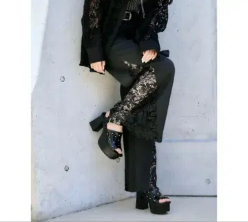 HARE 플라워 레이스 절개 팬츠