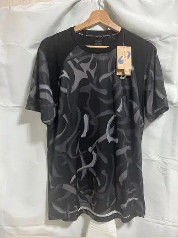 새상품 아식스 ROAD 러닝T셔츠 블랙 올 패턴 해외M (일본L 상당)