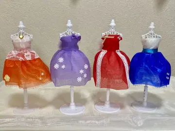 웰컴 스페이스 컬러 드레스 색상 맞추기 퀴즈 미니어처 드레스