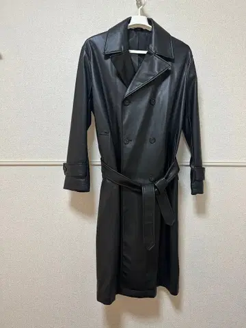 ZARA 블랙 인조 가죽 코트 M 사이즈