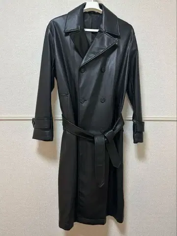 ZARA 블랙 인조 가죽 코트 M 사이즈