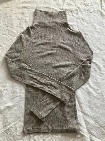 MARGARET HOWELL 그레이 터틀넥 티셔츠