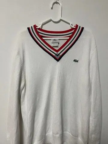 LACOSTE 화이트 V넥 스웨터 사이즈 4
