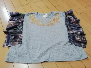 microcosm 마이크로코즘 추형공포증 패턴 프릴 티셔츠 그레이 타입