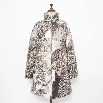 새상품급 에밀리오 푸치 올 패턴 다운 자켓 모노톤 사이즈 38*KD268