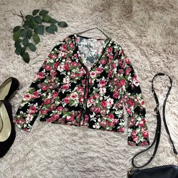 6794 엑시즈팜 총무늬 니트 가디건 [ M ] 장미/블랙/꽃무늬 버튼