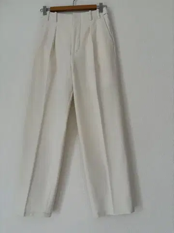 [ 새상품 미사용 36 ] Spick and Span 화이트 슬랙스