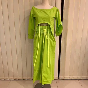 라임 그린 크롭 탑 와이드 팬츠 세트