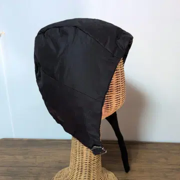 TSUMORI CHISAT 블랙 다운 모자