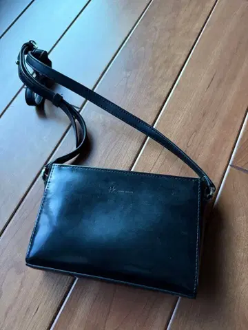 TAKEO KIKUCHI 다케오 키쿠치 가죽 숄더백