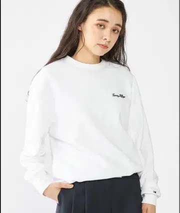 트레이닝복 맨투맨 [온라인 한정판] 쭈리 스몰 로고 맨투맨