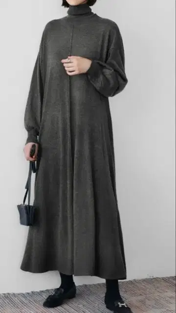 엘프 랭크 니트 원피스 차콜 그레이