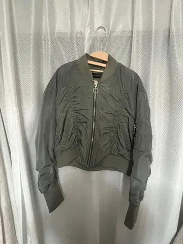 ZARA 크롭 MA-1 자켓