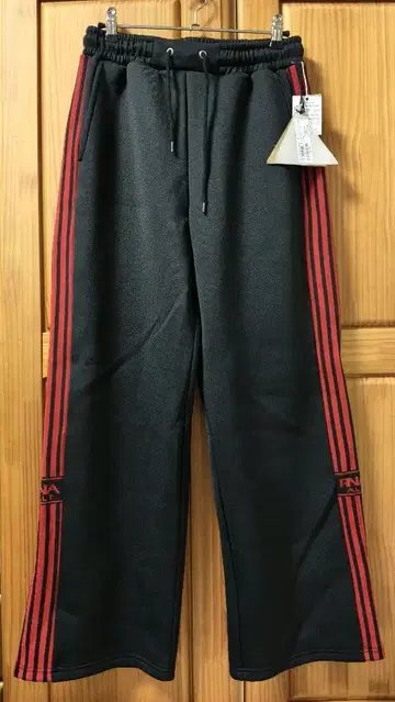 RNA 사이드 지퍼 트랙 팬츠 블랙