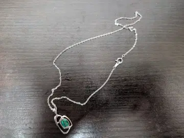 실버 그린 스톤 펜던트 목걸이
