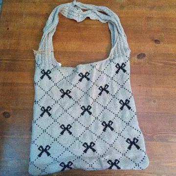 새상품 미사용 리본 무늬 니트 토트백