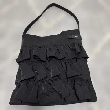 TRIDEEP 블랙 프릴 토트백