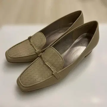 긴자 카네마츠 펌프스