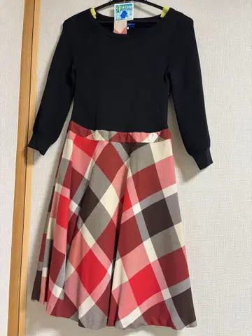 체크 무늬 무릎 기장 원피스 (울 7부 소매)