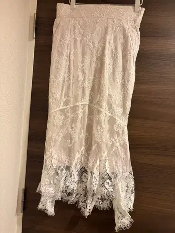 [12/20까지 판매] SERPENTINA 라스보스 스커트 화이트 M