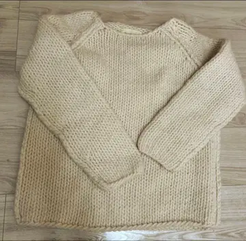 빔즈 아이보리색 니트 스웨터 긴팔 큼직한 손뜨개질 느낌 울 100%