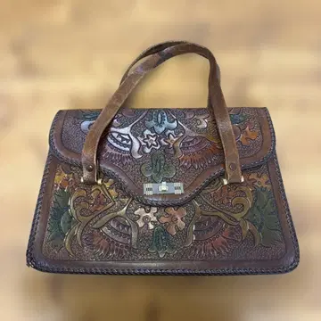 [ 빈티지 ] 카빙 가죽 핸드백 턴락