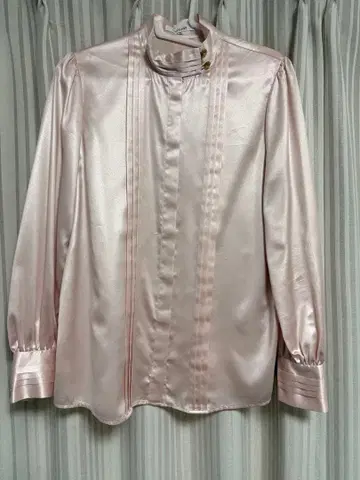 핑크 새틴 긴팔 셔츠 리본 포함