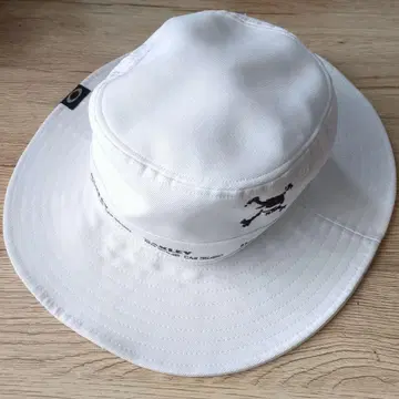 [ 새상품급 ] Oakley 화이트 버킷 햇