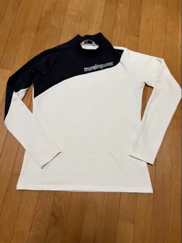 munsingwear 긴팔 셔츠 터틀넥 화이트/블랙 사이즈 L