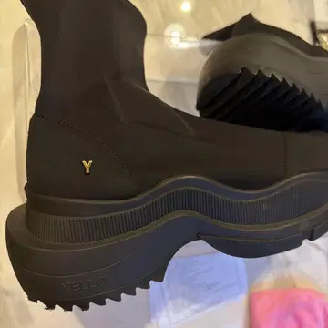 Y-3 블랙 통굽 슬립온 부츠