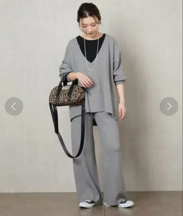 프릭스스토어 깊은 V넥 니트 셋업 니트 셋업