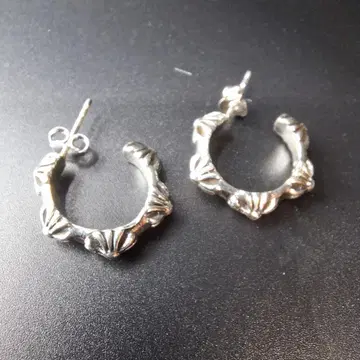 실버 후프 귀걸이 장식 포함 중간 크기