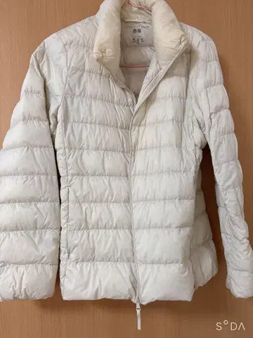 UNIQLO 울트라 라이트 다운 S 화이트