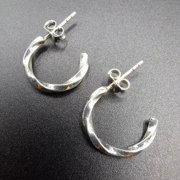 실버 트위스트 디자인 후프 귀걸이