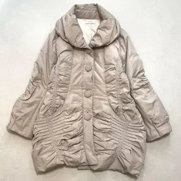 히로코코시노 빅칼라 개더 다운 코트 여배우 옷깃 40 플레어