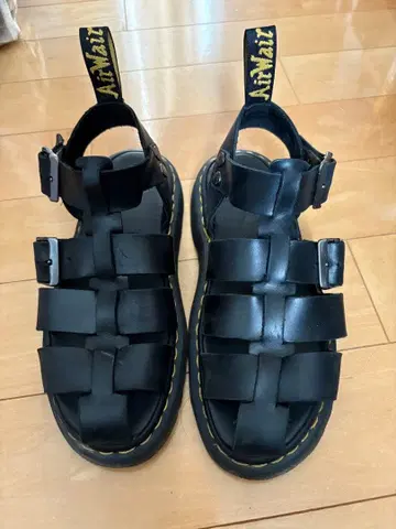 Dr.Martens 스트랩 샌들 닥터마틴 샌들