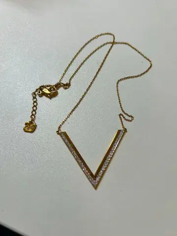 SWAROVSKI V자형 목걸이