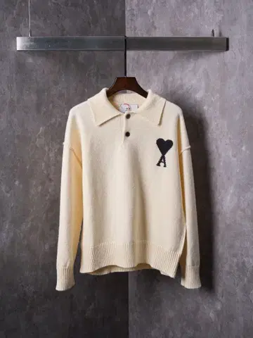 아이보리 피케 셔츠 하트 자수 포함