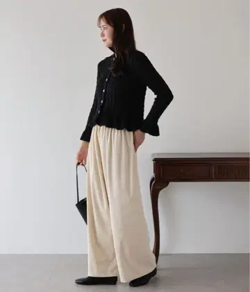 [ 택 없음 새상품 ] BLUE EAST 코듀로이 이지 팬츠 아이보리