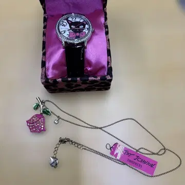 BETSEY Johnson 손목시계와 목걸이 세트