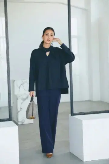 세븐텐 하이웨스트 울 팬츠 네이비